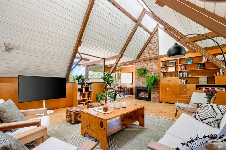 Property Photo:  2140 Hyland Court  CA 95404 