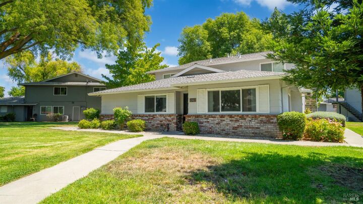 Property Photo:  124 Del Rio Circle 1  CA 95687 