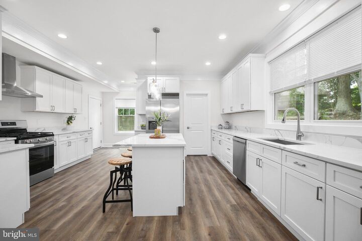 Property Photo:  10302 Laurel Ridge Way  VA 22408 