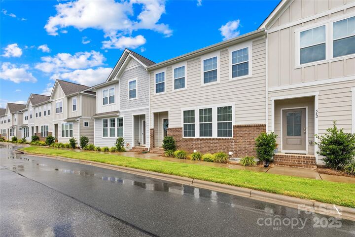 Property Photo: 546 Amalfi Drive NC 28036
