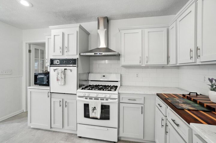 Property Photo: 311 N Hamilton Road OH 43230