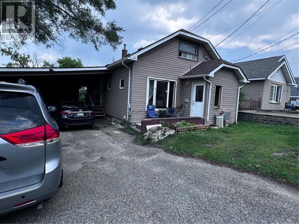 Photo de la propriété:  496 Elm Street  ON P3C 1W3 