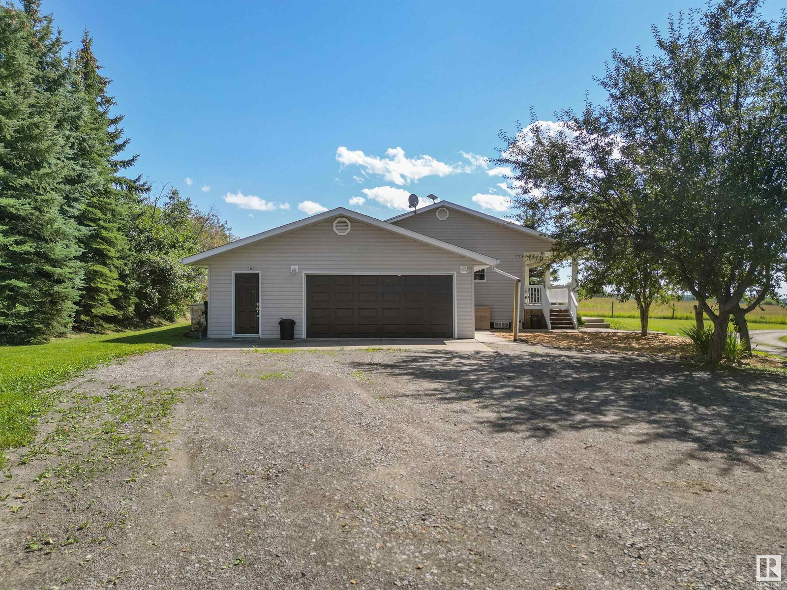 Property Photo: 111 6st SW AB T0C 0A0