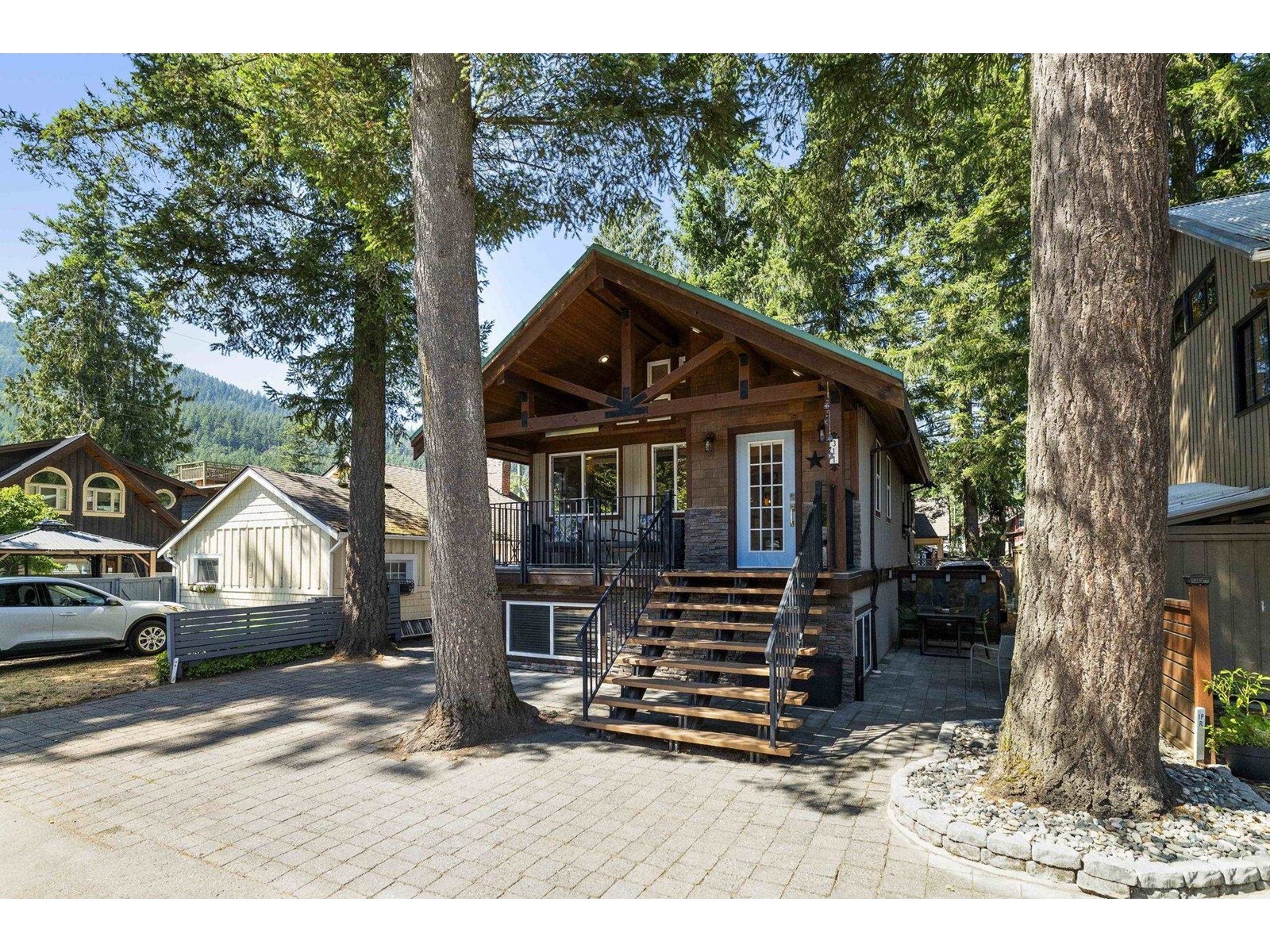 Property Photo: 311 Spruce Street BC V2R 4Y7
