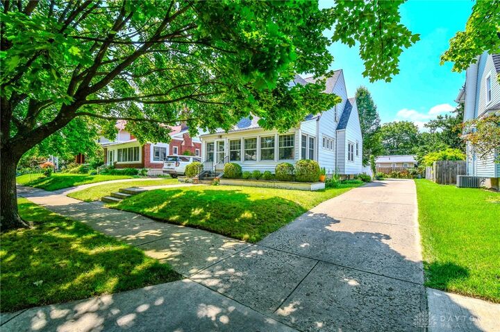 Property Photo:  212 Wiltshire Boulevard  OH 45419 