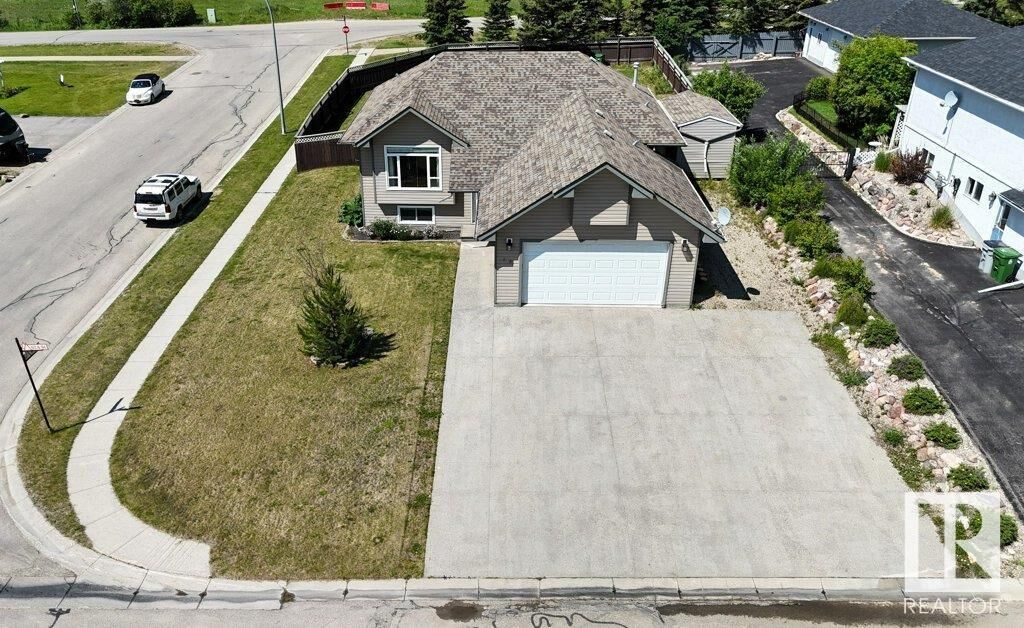 Property Photo:  916 62A Street  AB T7E 1Y6 