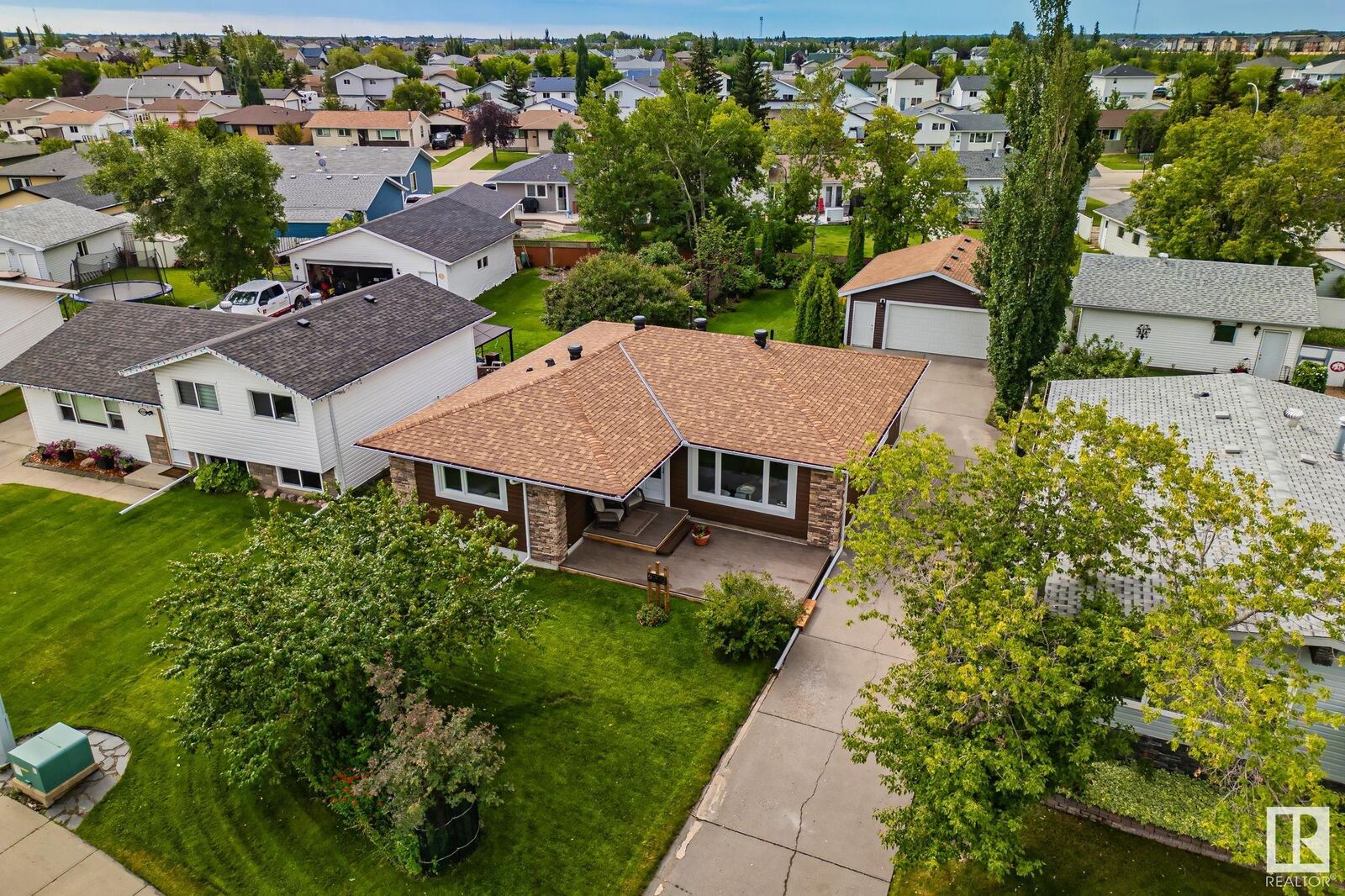 Property Photo: 4303 35 Avenue AB T9E 6A9