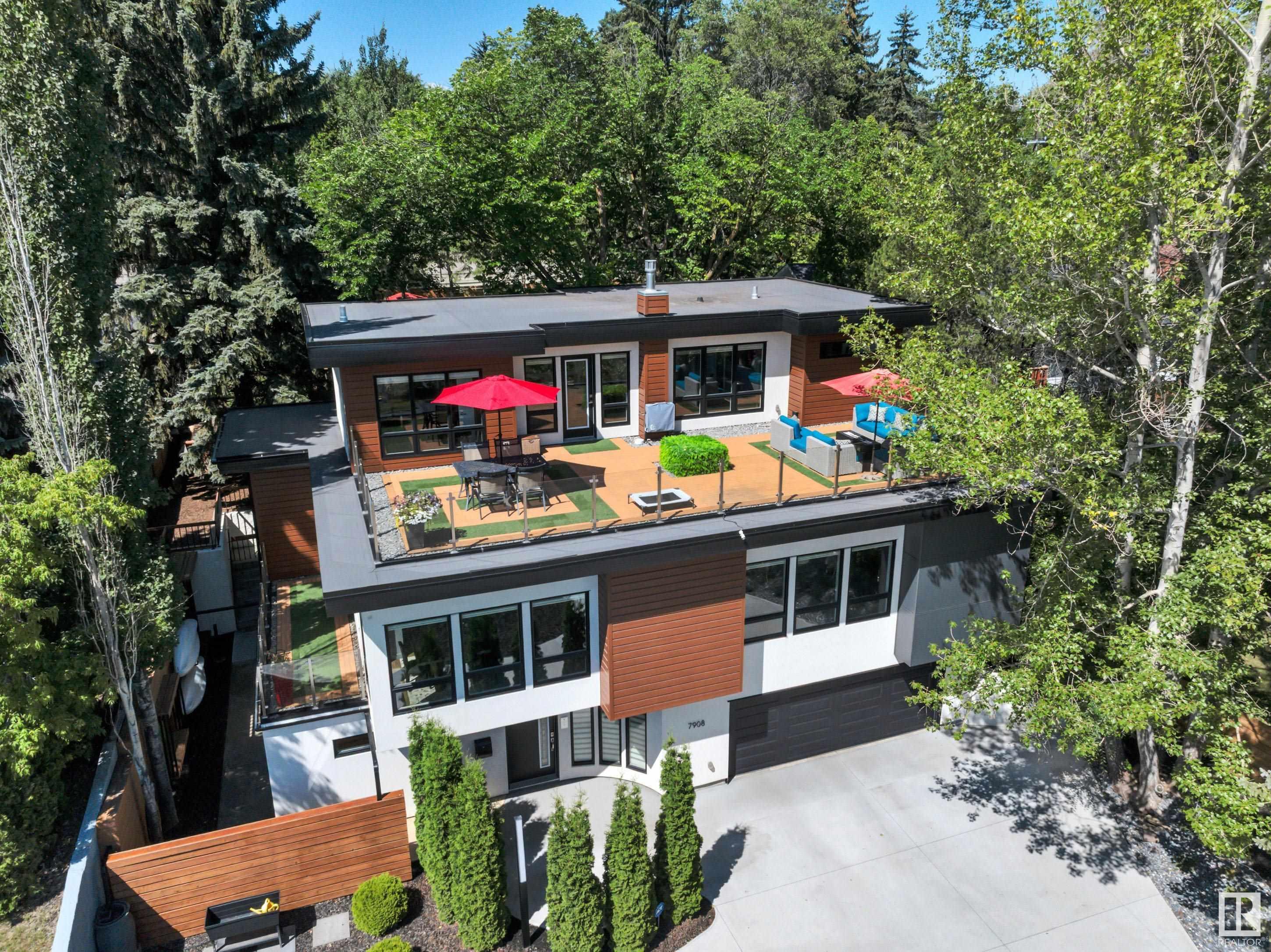 Property Photo:  7908 Buena Vista Road NW  AB T5R 5R4 