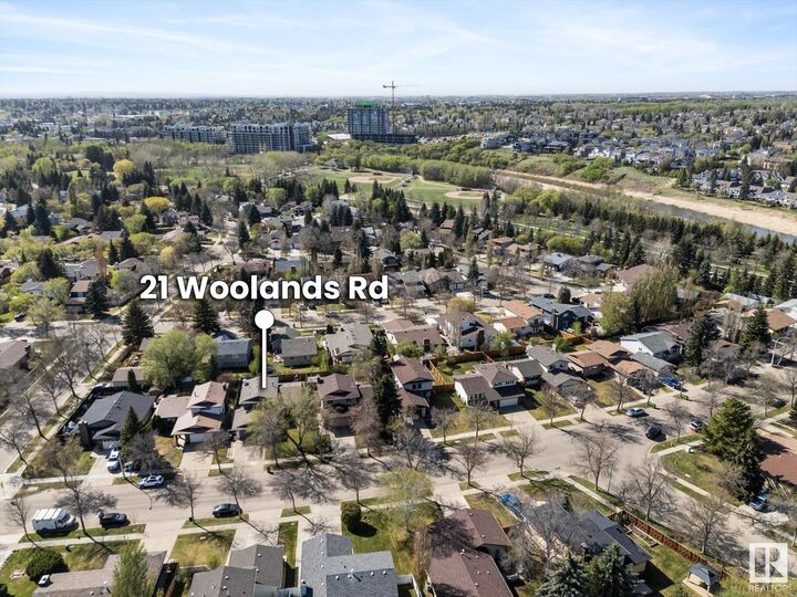 Property Photo:  21 Woodlands Road  AB T8N 3L8 