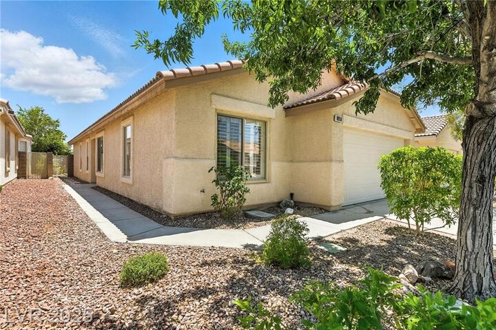 Property Photo: 10950 Crispinio Street NV 89141