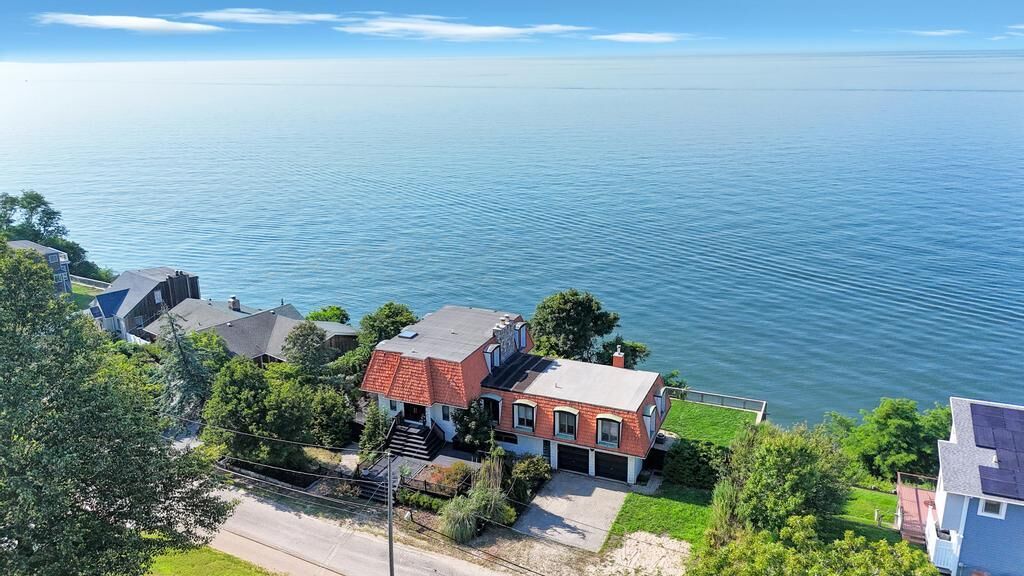 Property Photo:  129 Shore Drive  NY 11789 