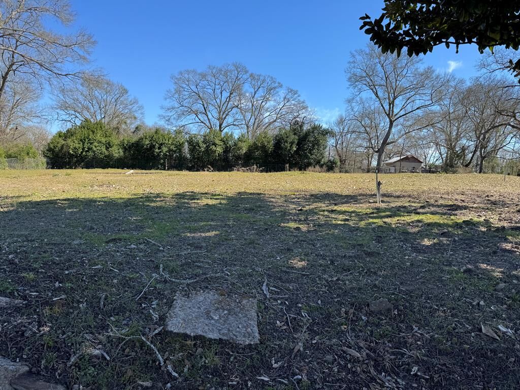 Property Photo: 613 3rd Street TX 75961