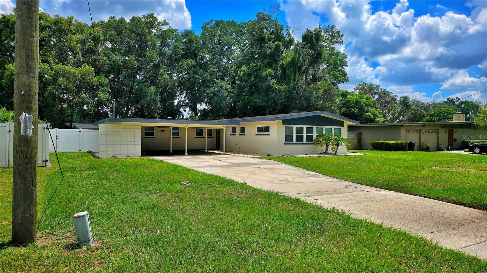 Property Photo: 518 Oranole Road FL 32751