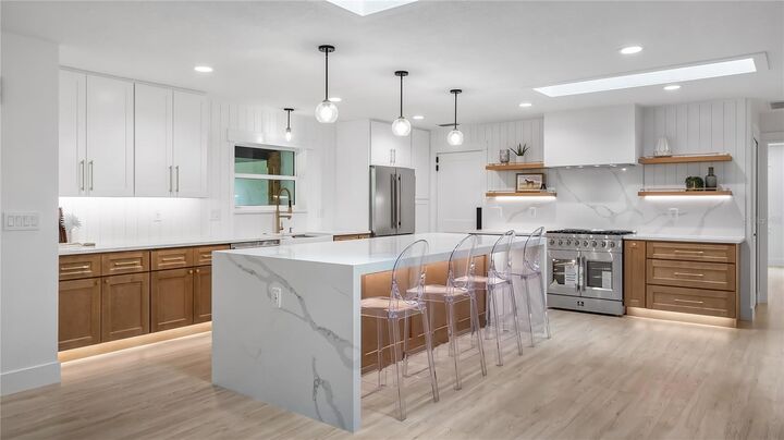 Property Photo: 15520 Vinola Drive FL 34756