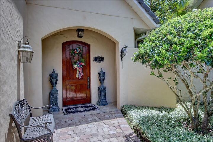 Property Photo:  280 Lake Brittany Court  FL 32746