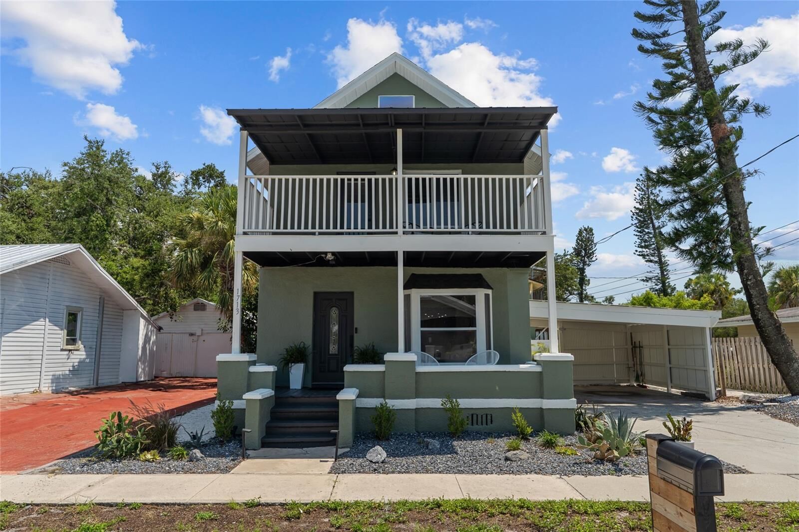 Property Photo: 1713 10th Avenue W FL 34205