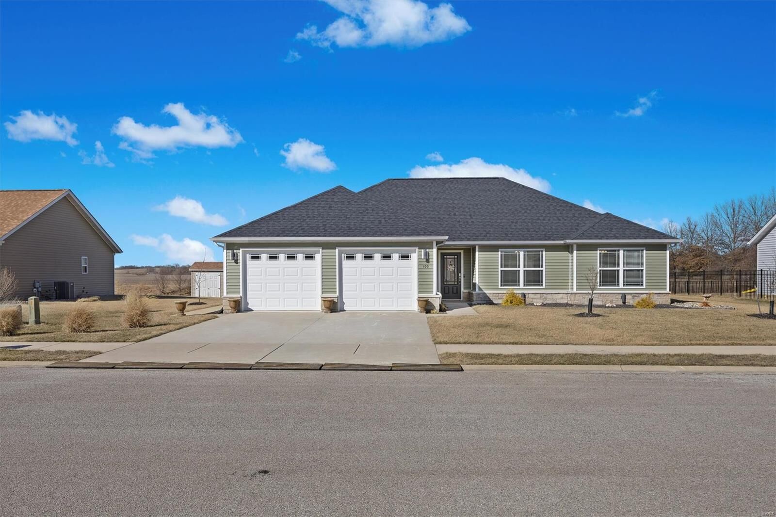 Property Photo:  100 Crescent View Lane  IL 62249 