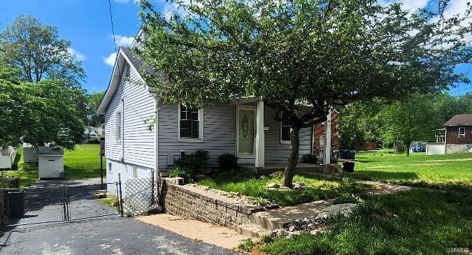 Property Photo: 2307 Spencer Avenue MO 63114