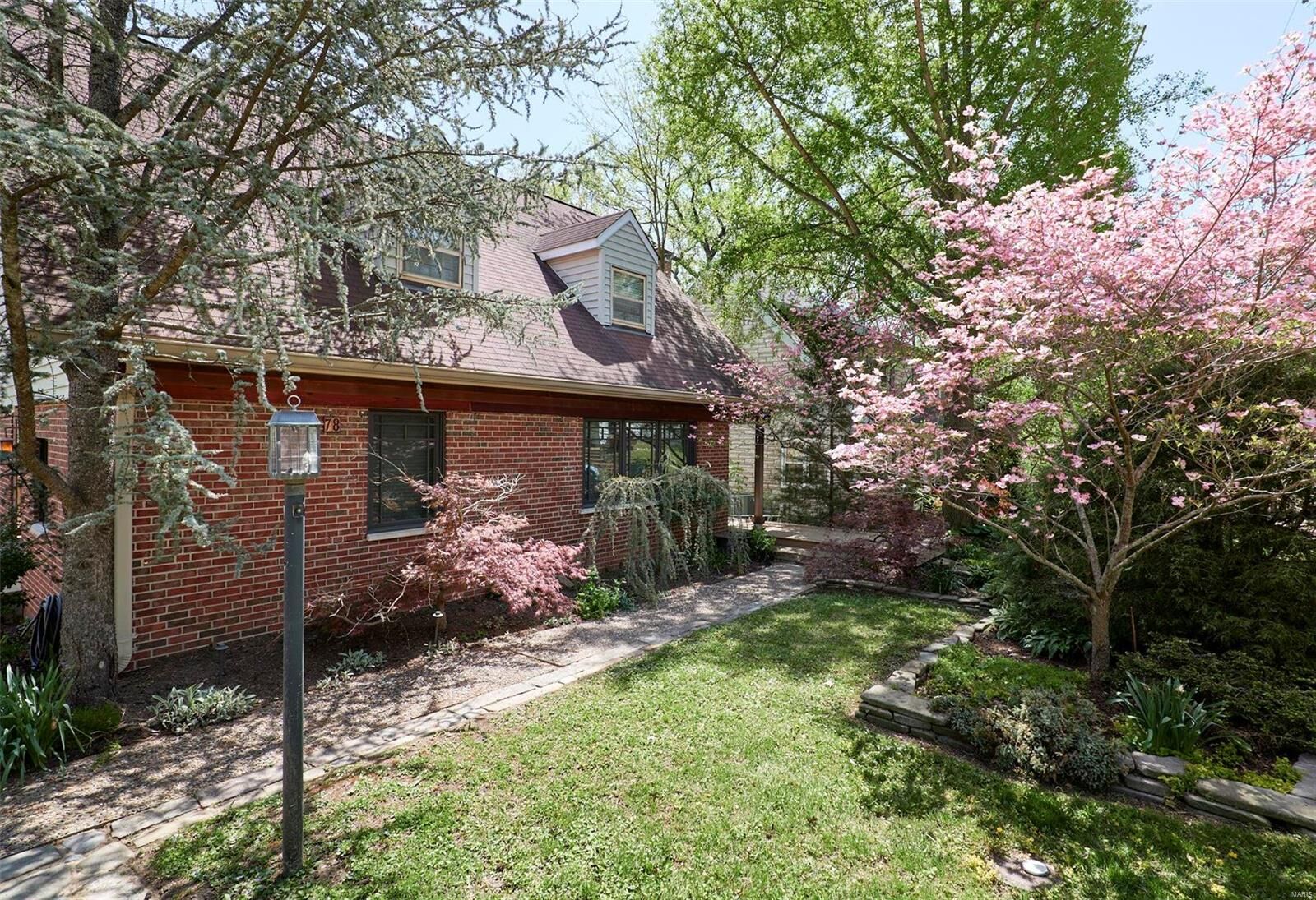 Property Photo:  78 E Glenwood Lane  MO 63122 