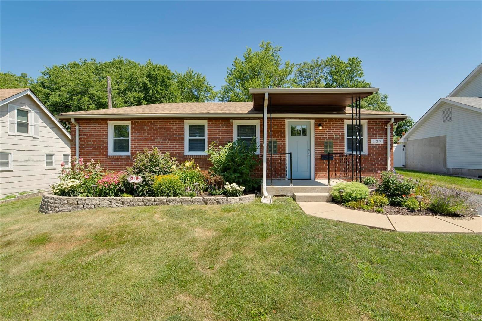 Property Photo: 137 Almentor Avenue MO 63119