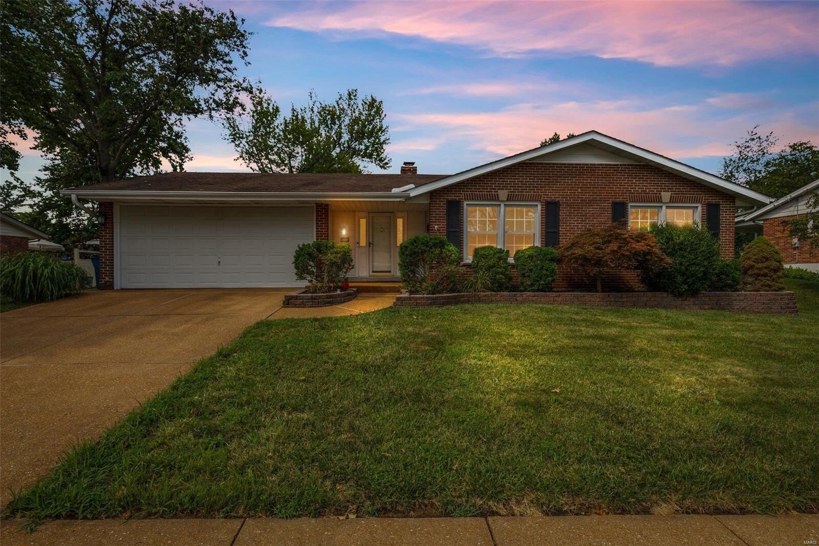 Property Photo: 5134 Towne Centre Drive MO 63128