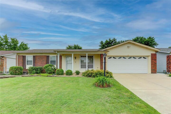 2452 Whitshire Drive  St Louis MO 63129 photo