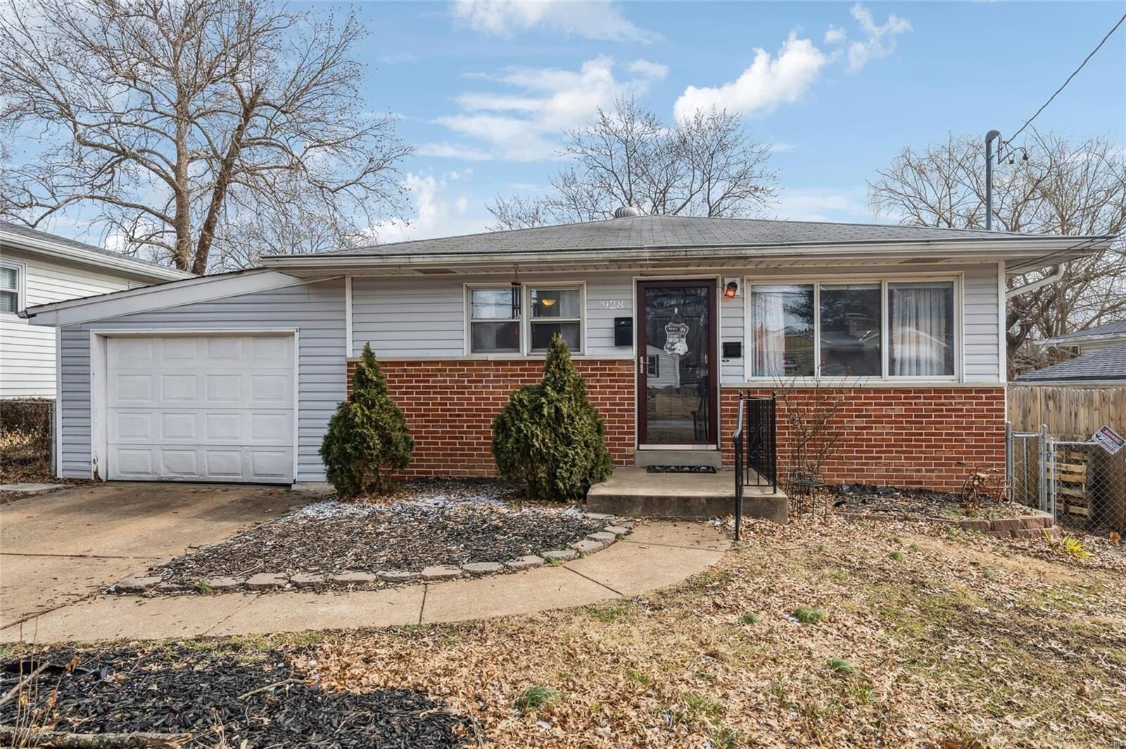 Property Photo: 7928 La Belle Street MO 63123