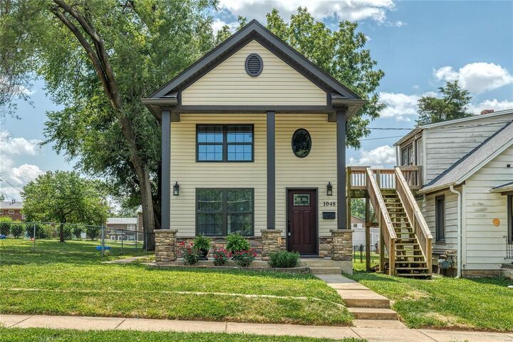 1048 Pine Street  St Charles MO 63301 photo