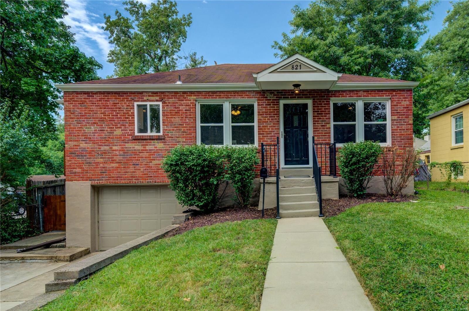 Property Photo: 821 Tavalon Avenue MO 63119