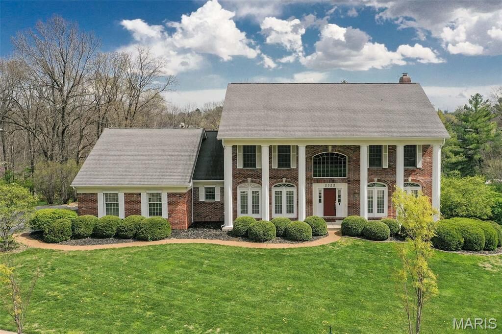 Property Photo:  2022 Brook Hill Court  MO 63017 