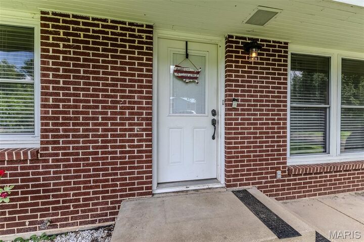 Property Photo:  304 Warren Street  MO 65556 