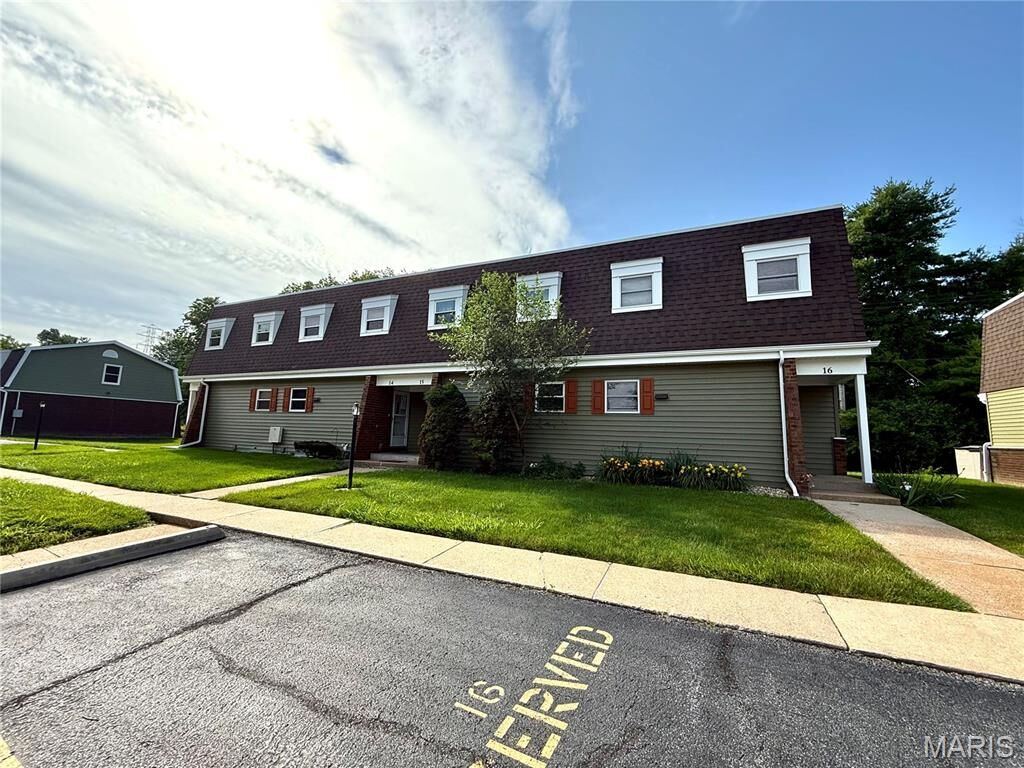 Property Photo: 15 Dorset Court IL 62025