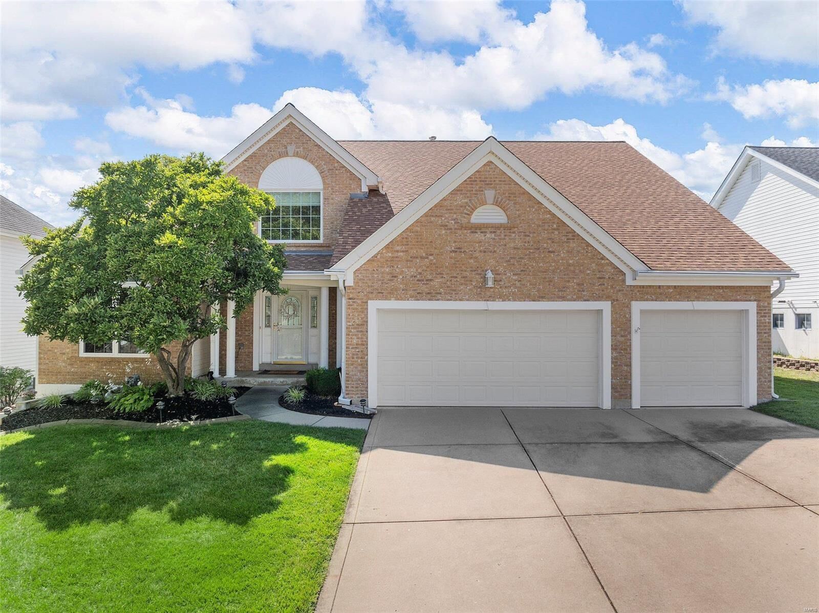 Property Photo: 905 Green Briar Hills MO 63366