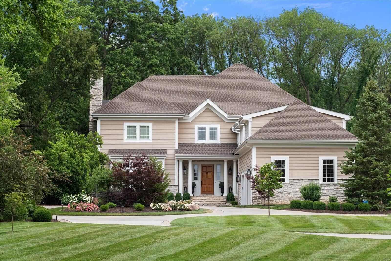 Property Photo: 9733 Conway Road MO 63124