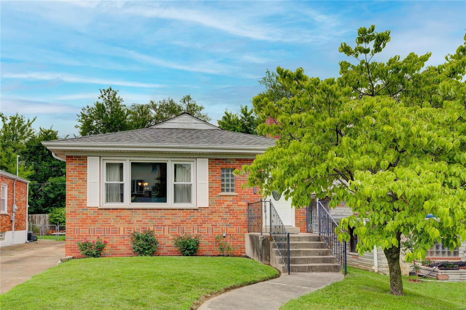 Property Photo: 5028 Hi View Avenue MO 63119