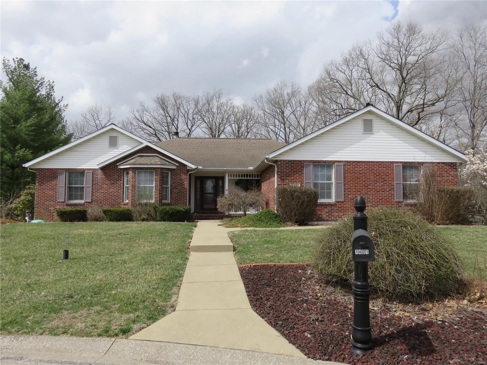 Property Photo:  1401 Ridge View Court  IL 62298 