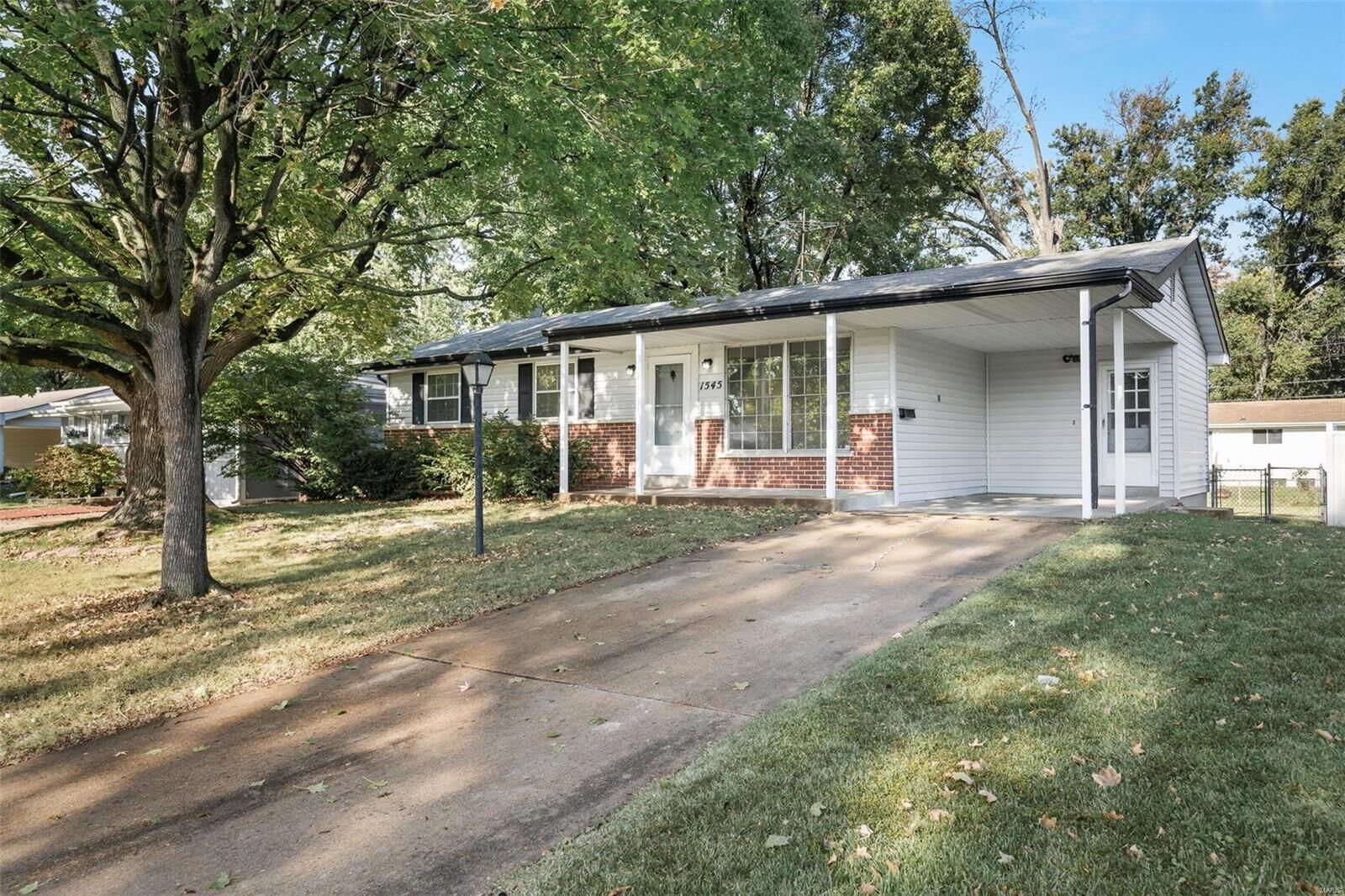 Property Photo: 1545 Angelus Drive MO 63031