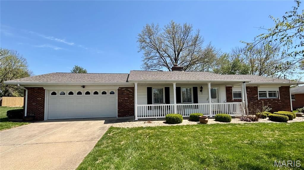 Property Photo:  5 Dunn Drive  IL 62223 