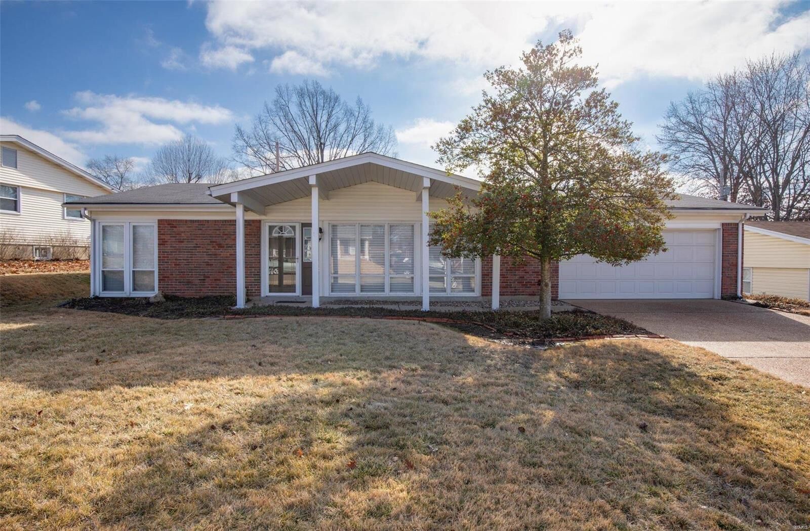 Property Photo: 4810 Holmeswood Court MO 63128