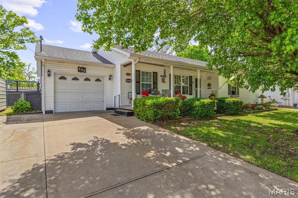 Property Photo:  111 Edwards Lane  MO 63601 
