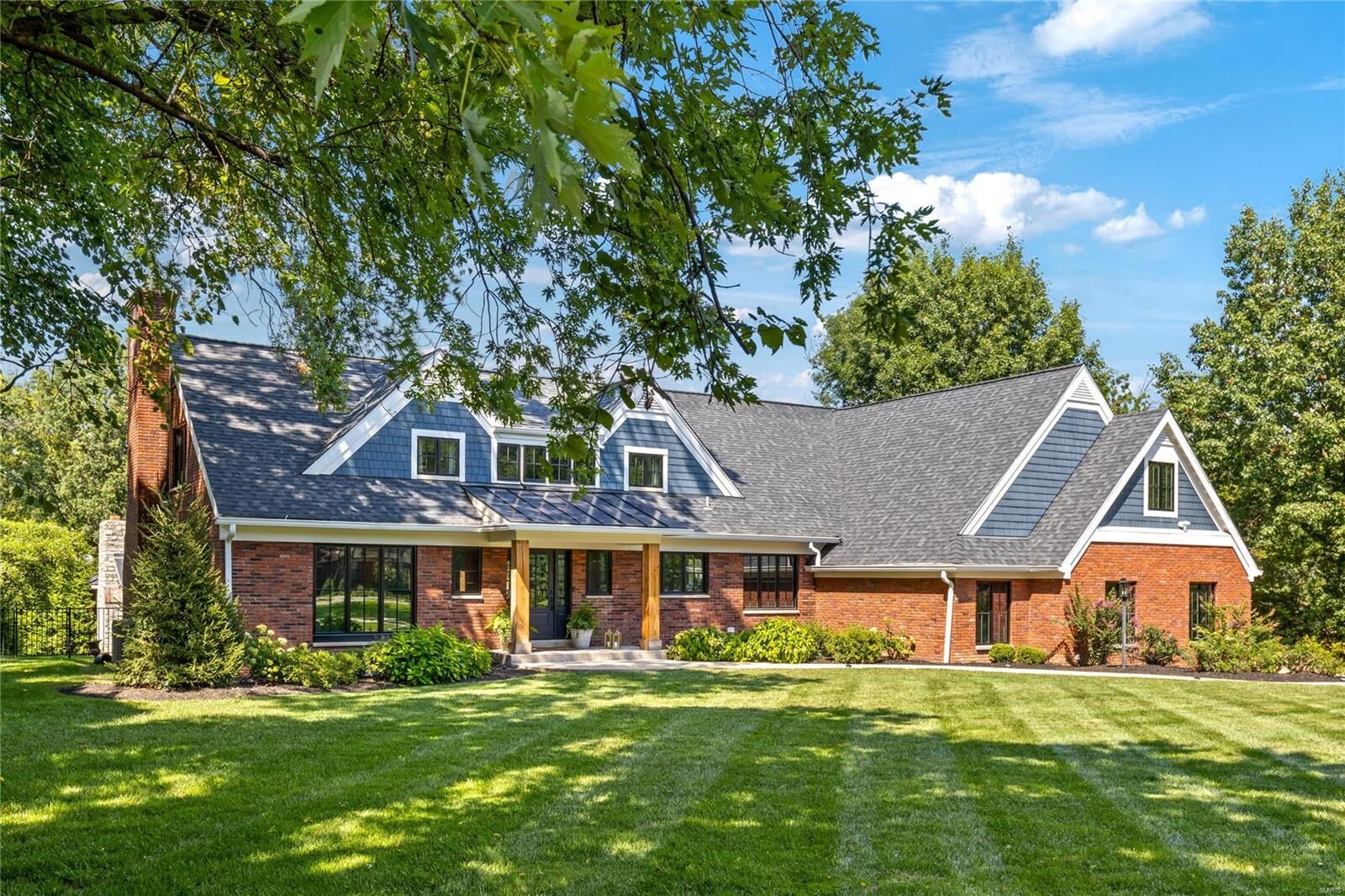 Property Photo: 12525 Darien Drive MO 63141