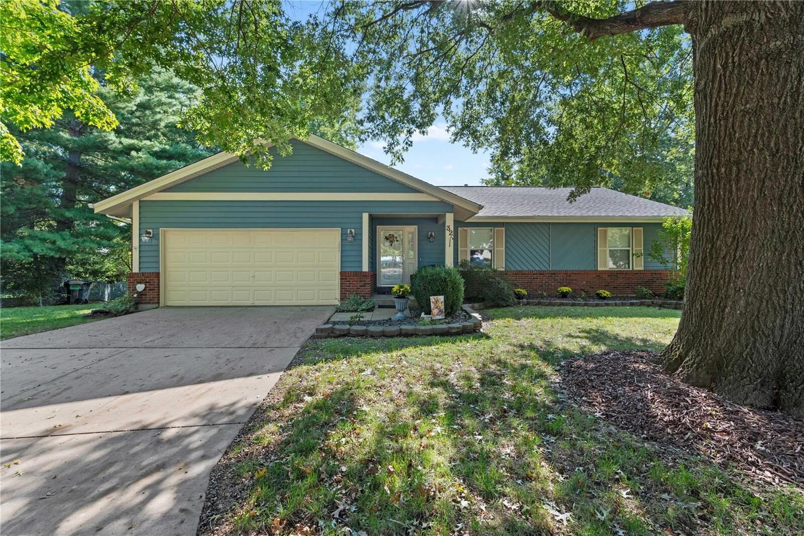Property Photo: 32 San Camille Drive MO 63303