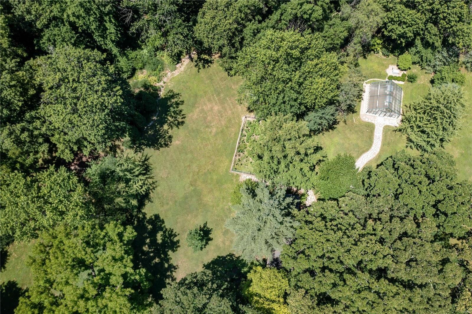 Property Photo: 1111 S McKnight Road MO 63117