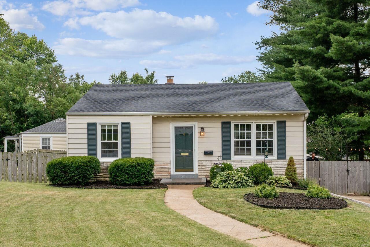 Property Photo: 1279 Avery Court MO 63122