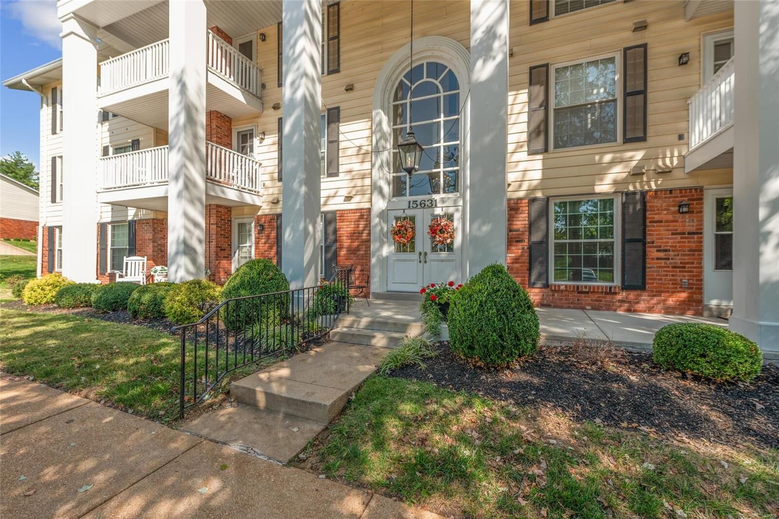Property Photo: 15631 Hedgeford Court 7 MO 63017
