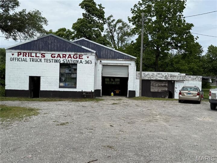 Property Photo: 4193 State Route 162 IL 62040