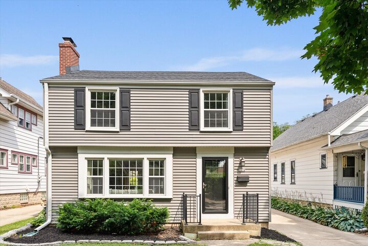 Property Photo:  2624 N 70th St  WI 53213 