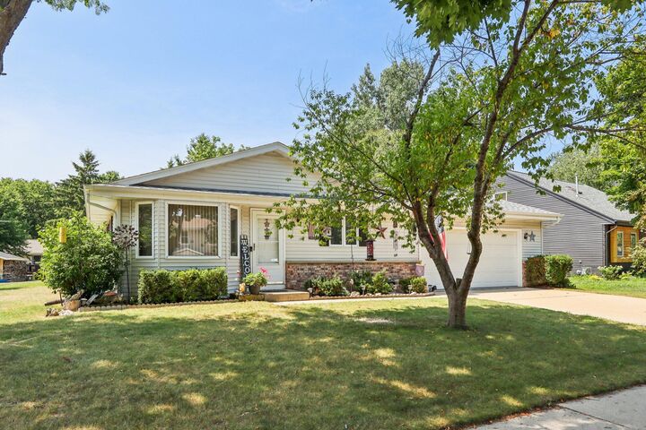 Property Photo: 436 Sheridan Dr WI 53095