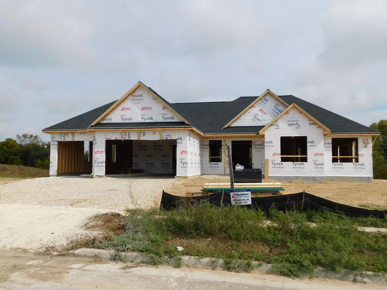Property Photo: 280 Candleberry Ln WI 53024