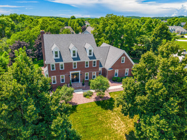 13085 W Woodfield Ln  New Berlin WI 53151 photo